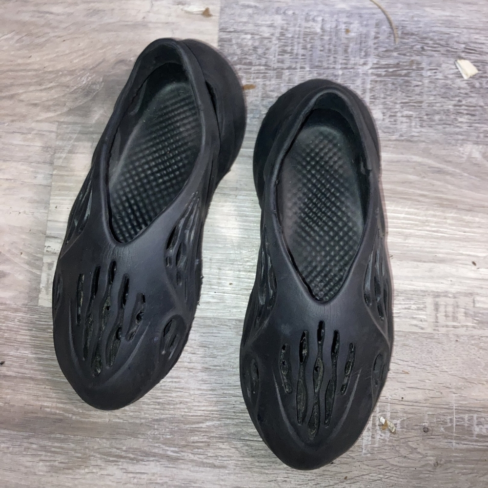 Yeezy foam runners